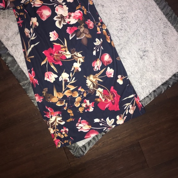 Navy Ruffle Floral Off the Shoulder Bodycon Dress✨ - Picture 3 of 4